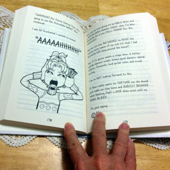 Dork Diaries, middle grades. Volume 4. Tales from a not so graceful ice princess - Picture 3 of 8